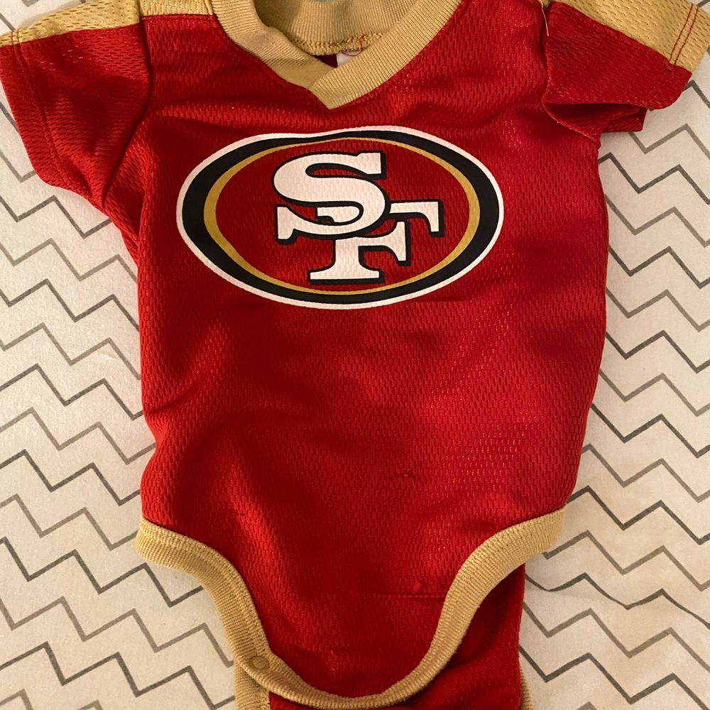 49ers onsie, gently worn